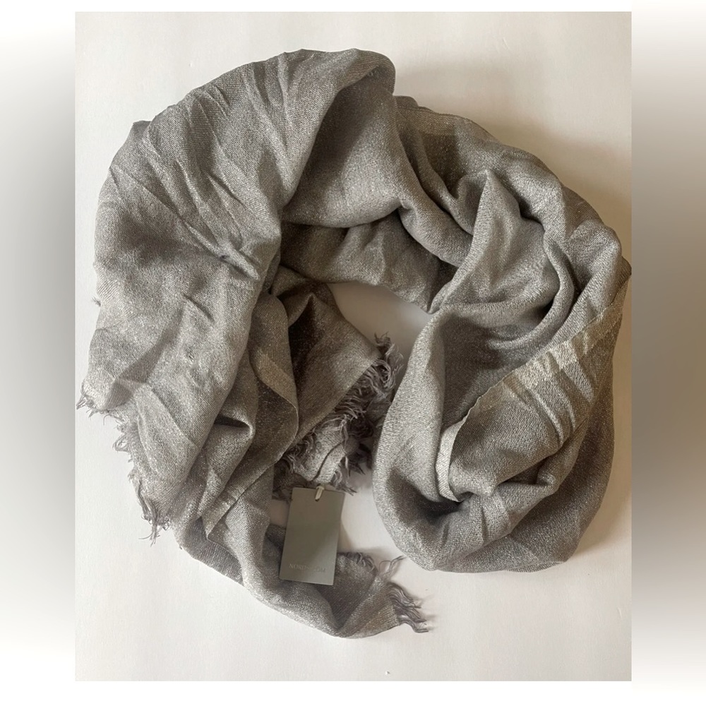 NWT NORDSTROM Silver Sparkle Blanket Scarf Wrap with Fringe Lightweight Soft